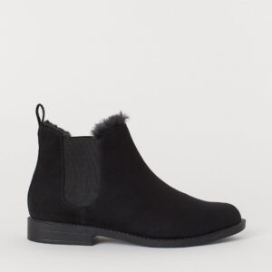 Hansel boot pile - Image 1