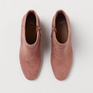 Bess - Image 1